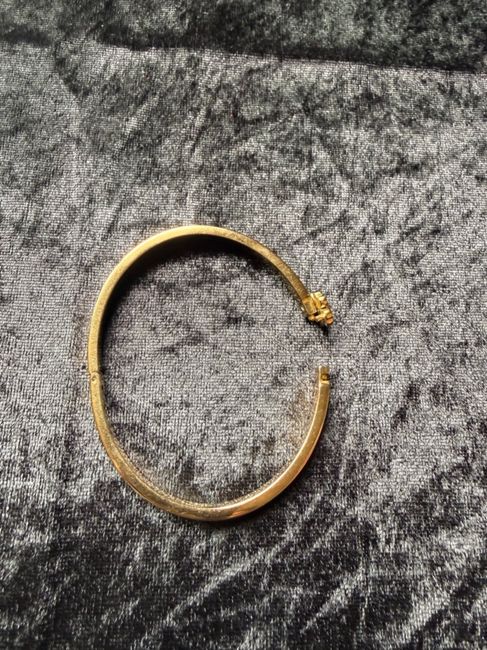 kate spade Gold Flower Bangle Bracelet - Picture 6 of 13